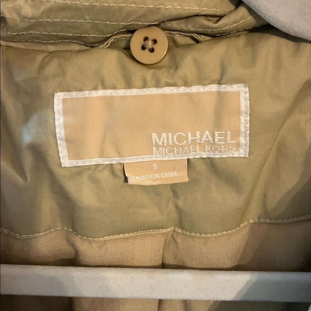Like new  warm Michael Kors Utility safari  Jacket in Tan size small - Picture 2 of 6